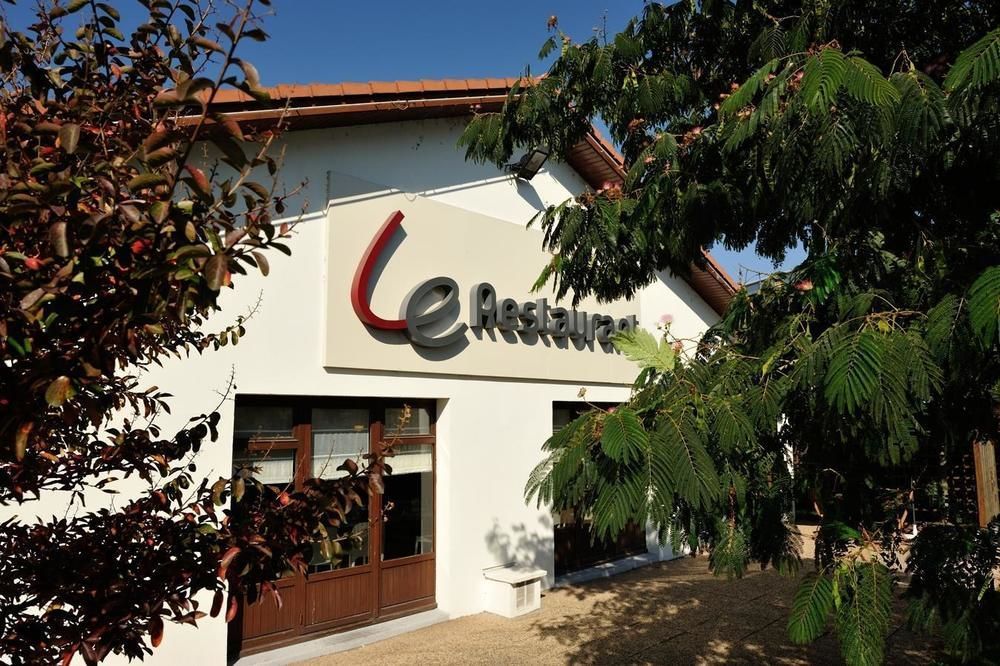 Campanile Toulouse Sesquieres Hotel Exterior foto